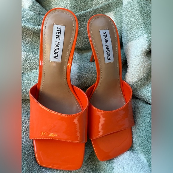 Steve Madden Vibrant Orange Heels - Picture 3 of 5